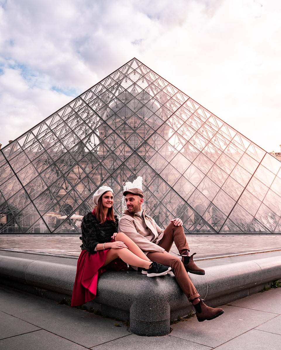 Louvre Pyramid Domi and Frida