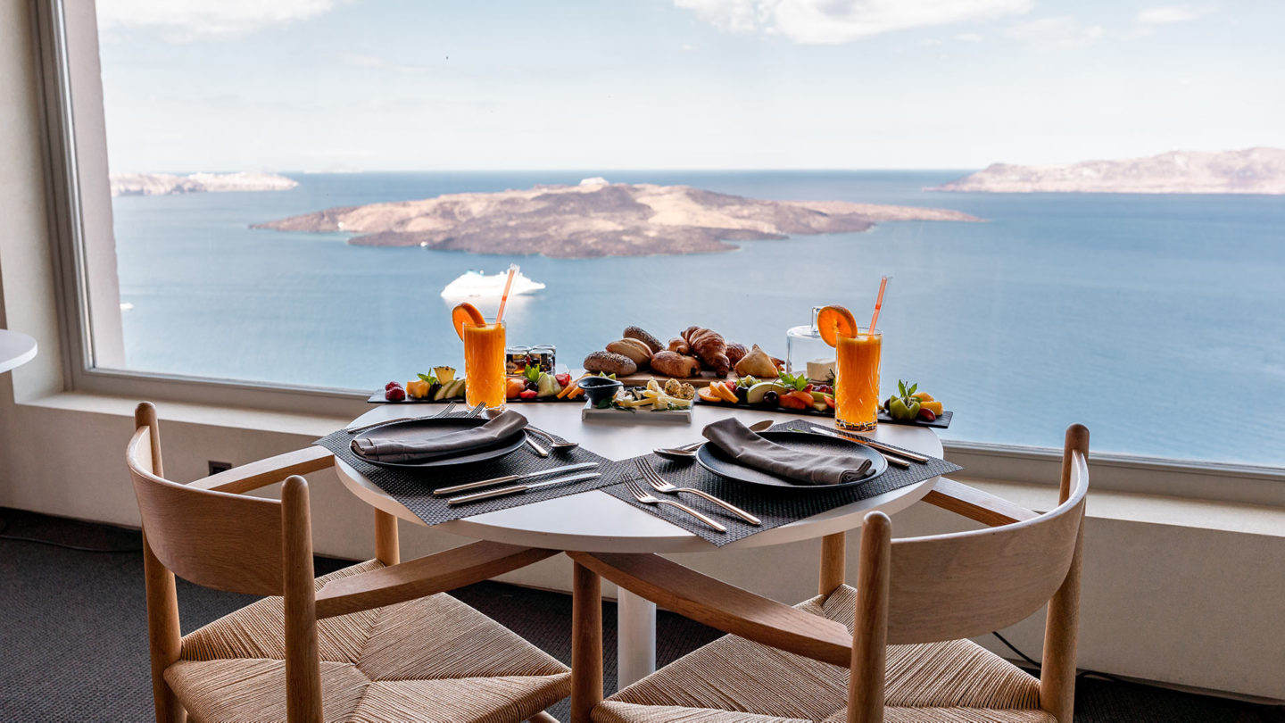 breakfast with caldera view santorini